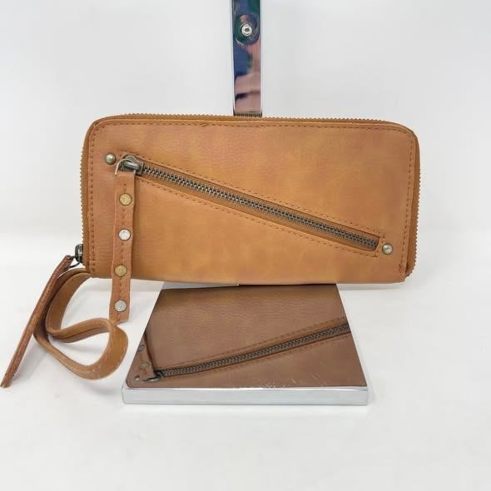 Free People‎ Distressed Vegan Wallet Cognac Brown Faux Leather Full Zip Wristlet